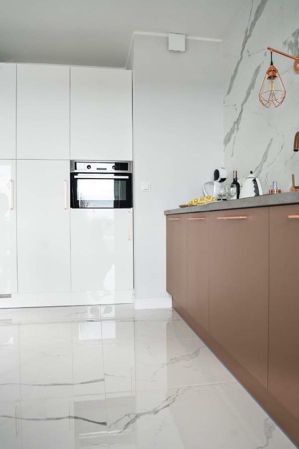 Apartament Marcelin Gold Wes Quality Suite Poznan Bagian luar foto