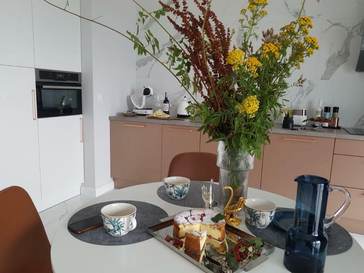 Apartament Marcelin Gold Wes Quality Suite Poznan Bagian luar foto